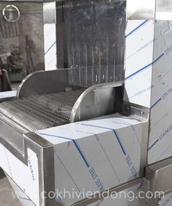 Máy rửa khay suất ăn công nghiệp